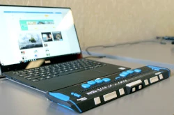 Screenreader with laptop